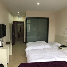 鑫泰宾馆(新洲摩尔城店)