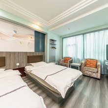 华鹏酒店(昆明高新小屯地铁站店)