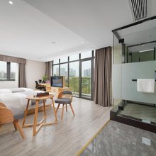 黔景无人酒店(贵阳龙洞堡机场奥特莱斯砂之船店)