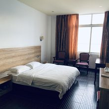 圣之瑜宾馆(南宁安吉万达广场三十三中地铁站店)
