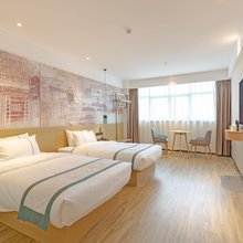 嘉兴海盐潇宇商务酒店(中达海港智慧城店)