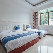 宝兴华林宾馆