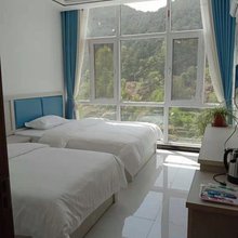 麻城市龟峰山朋来客栈