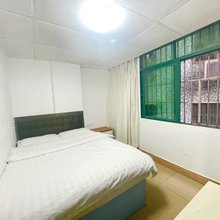 鄱湖旅馆(下梅林地铁站店)