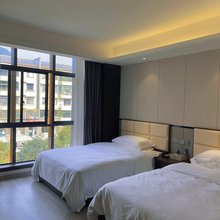 华公馆酒店(息烽温泉店)