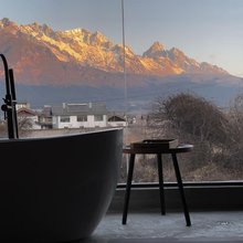 V咖啡·日照金山.雪山观景民宿(白沙店)