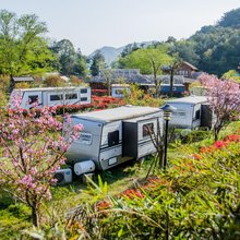 徐凫岩奥蓝途房车度假营地(奉化溪口店)