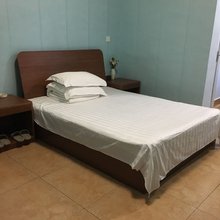 长沙梓园宾馆(湖南商学院涧塘地铁站店)