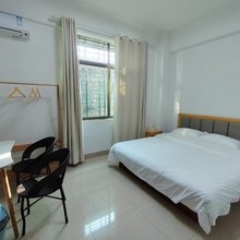 海口喜欢里民宿(海口经济学院店)