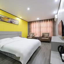 襄东酒店(襄阳东站华侨城奇幻度假区店)