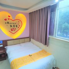 依之朦宾馆(武汉江夏客厅地铁站清江泓景店)