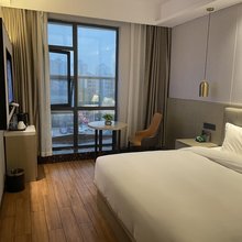 长沙尚景酒店(万家丽广场地铁站店)