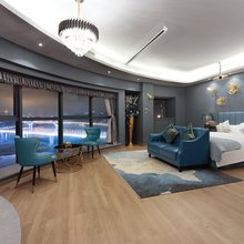 揽江景酒店(重庆解放碑十八梯店)