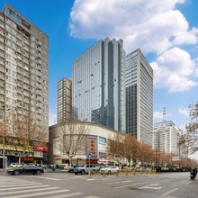 竞域电竞主题民宿(西安太白南路地铁站店)