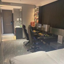 爱优电竞民宿(黄金大道郑港创业总部店)