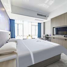 雅朵轻奢酒店(揭东天虹购物中心店)