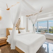 夏至蝉鸣观海公寓(秦皇岛茂业中心燕山大学店)