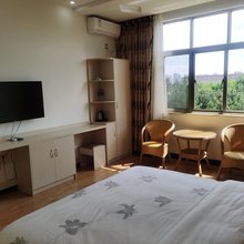 弥勒怡爽温泉宾馆(湖泉生态园店)
