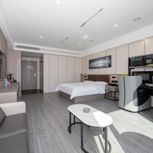 游良电竞酒店(南充不夜城店)