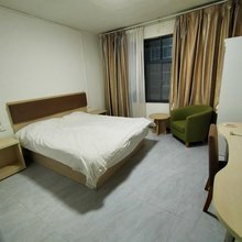 丽馨住宿(开封万岁山大宋武侠城店)