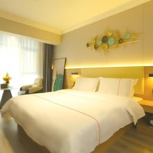 X-Hotel(烟台万行中心悦公寓店)