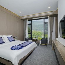 曼舟商务酒店(虎跳峡店)