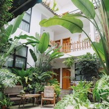 大理浮游·植物手作·花园庭院民宿(大理古城洱海门店)