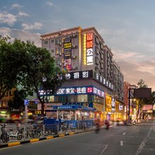 富顺公寓(东莞凤岗沃尔玛店)