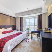 Q加·霍廷酒店(西宁万达广场店)