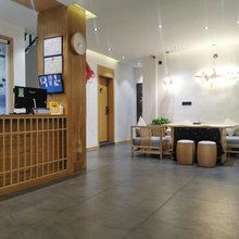 凤凰久居艺宿