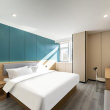 银座佳驿轻居(济南齐鲁医院趵突泉店)