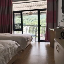 白云山阳光客栈
