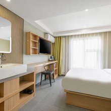 如家UP华驿精选酒店(北京华贸金台路地铁站店)