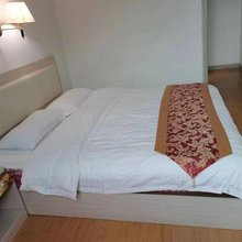鸿隆假日酒店