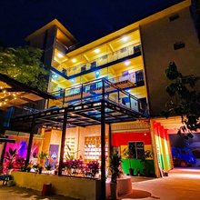 吃掉黑夜的大象青年旅舍(曼听公园店)