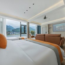 简蓝·Luxury山景亲子度假民宿(云上草原熊猫部落探险乐园店)
