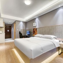 枫凡电竞电影酒店(济南奥体中心店)