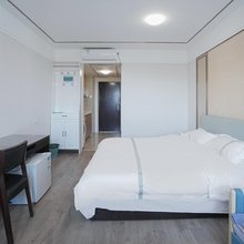 小城夏天民宿(佳兆业店)