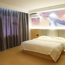 扎兰屯秋果酒店