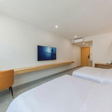 小西尔顿公寓(滨海西大道店)