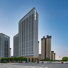颐兰酒店(济南西站山东国际会展中心店)