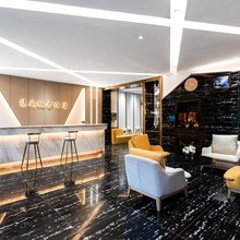 大理集盛智能酒店(大理高铁站洱海公园店)
