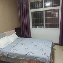 蓝天住宿(武汉横店地铁站横店街农贸市场店)