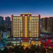 维也纳国际酒店(曲靖南城门广场御龙店)