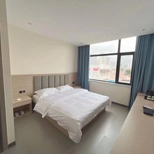 名龙商务宾馆(岚山区银座商城店)