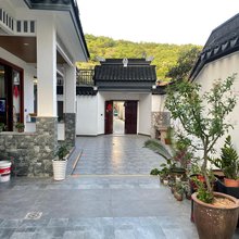 尘外村里民宿