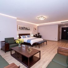 乐泉居酒店(CBD绿地国金中心店)