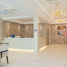 纳取名庭酒店(金山城市沙滩店)