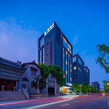 喆啡酒店(成都龙潭水乡威灵地铁站店)
