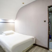 怡馨酒店(上海桂林路地铁站店)